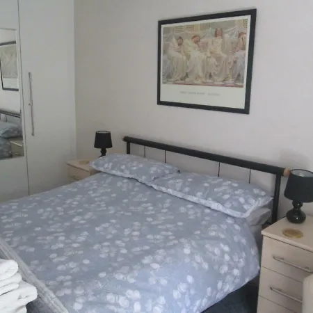 Victoria Bar Within The Walls Free Parking